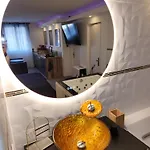 Romantique Avec Jacuzzi 2 Places Apartament *