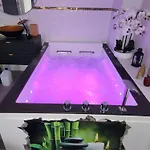 Apartment Romantique Avec Jacuzzi 2 Places *